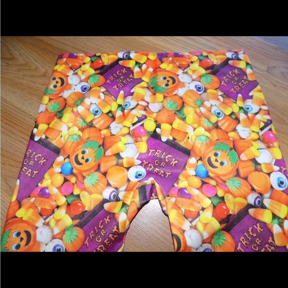Halloween Candy Print Leggings no boundaries! New